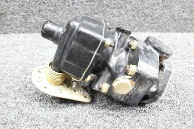 F-6-18AL Piper PA34-200 Lycoming IO-360-C1E6 Hartzell Propeller Governor Assy RH