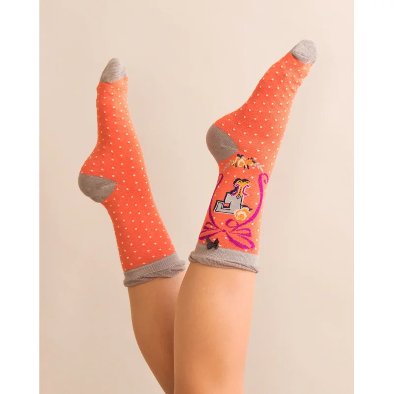 ‘F’ Alphabet Socks